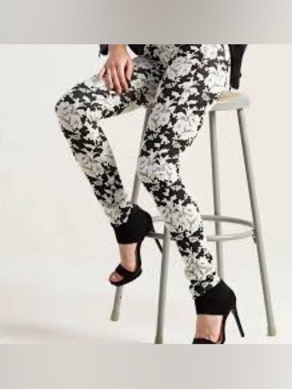 7 For All Mankind NWT Black & Ivory Floral Lace Jacquard Skinny Jeans | Size 25